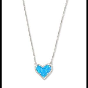 NEVER WORN Kendra Scott blue heart necklace